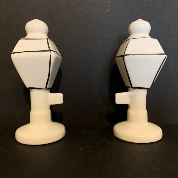 New Orleans French Quarter Salt & Pepper Shakers - Picture 8 of 8